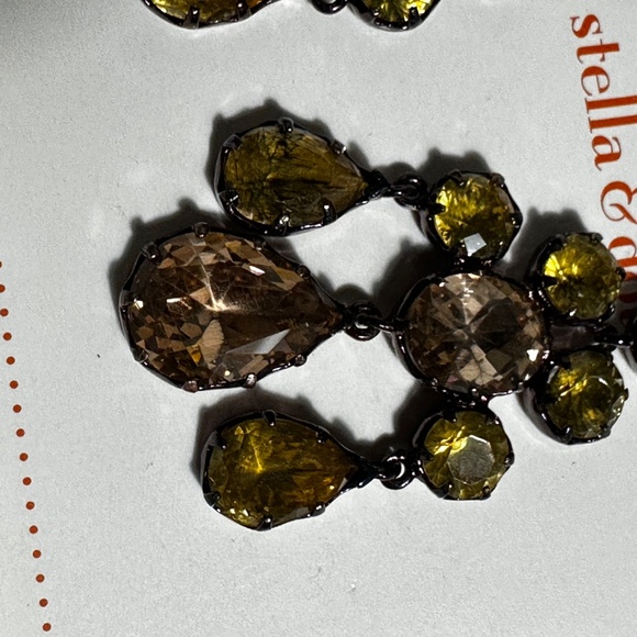 Stella & Dot Earrings - Picture 5 of 7